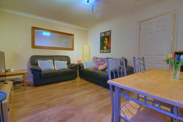 2 bed flat, Orchard Place, Jesmond, Newcastle, NE22DE - Image 2